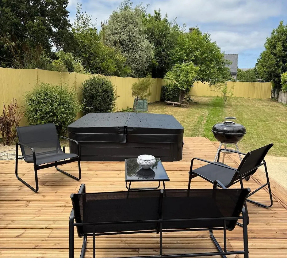 Maison Ka-Za, Jacuzzi Meuble Tourisme 3 Etoiles Saint-Martin-des-Champs  Holiday home Saint-Martin-des-Champs (Finistere)