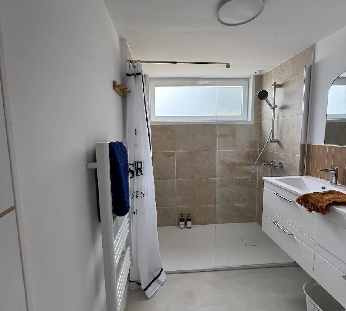 Maison Ka-Za, Jacuzzi Meuble Tourisme 3 Etoiles Saint-Martin-des-Champs  Holiday home